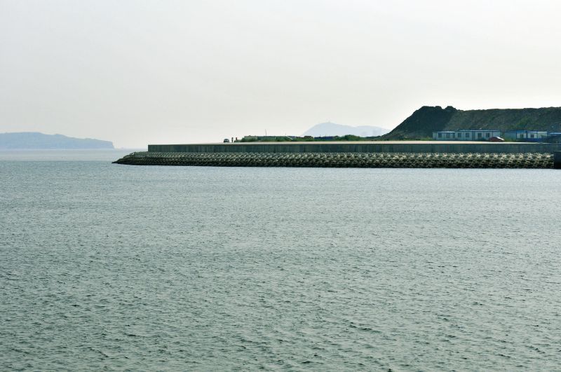 4、大連市高新園區(qū)凌水灣填海工程，開(kāi)山300萬(wàn)方，填海400萬(wàn)方.jpg